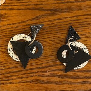 Vintage 80s Geometric Black and White Earrings